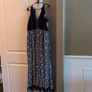 Elegant Black and White Maxi Dress